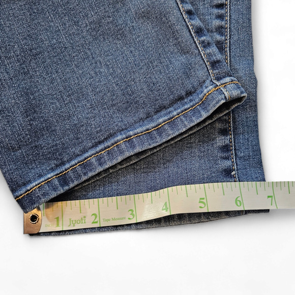 EUC St. John's Bay Mid Rise Relaxed Capri Jeans Sz. 8Px20 Medium Wash Denim - Picture 10 of 10